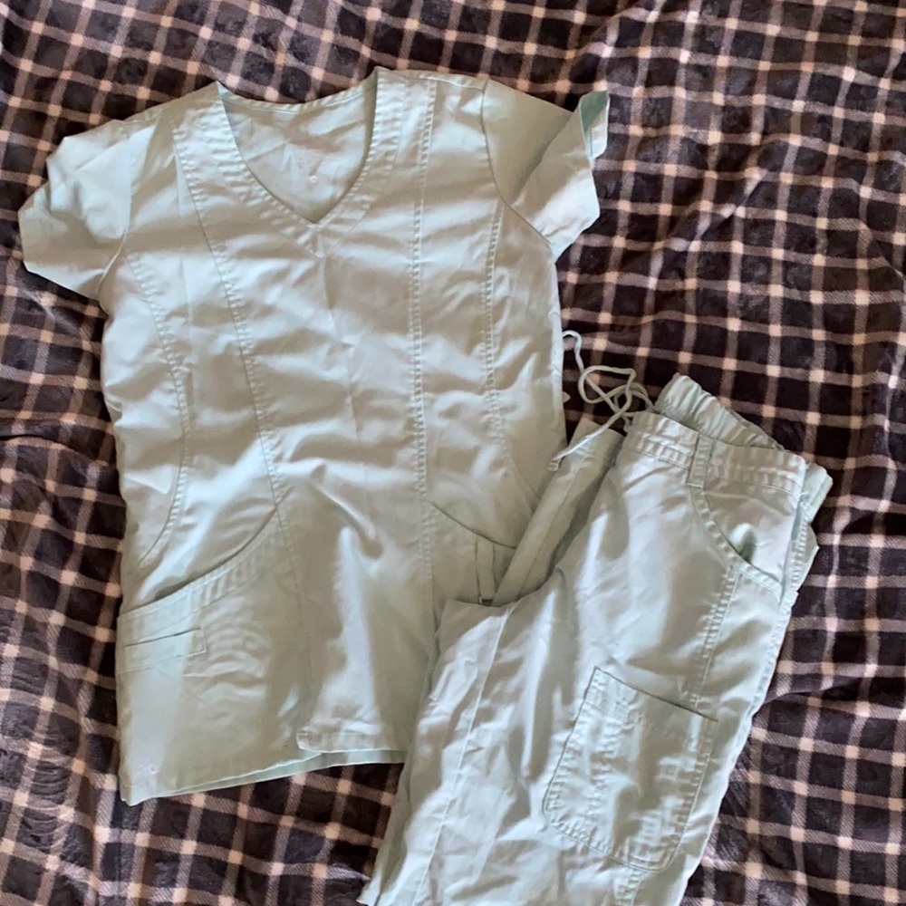 Nrg scrub set